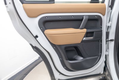 2026 Land Rover Defender 110 X-Dynamic SE