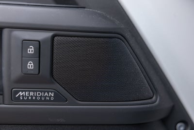2026 Land Rover Defender 110 X-Dynamic SE