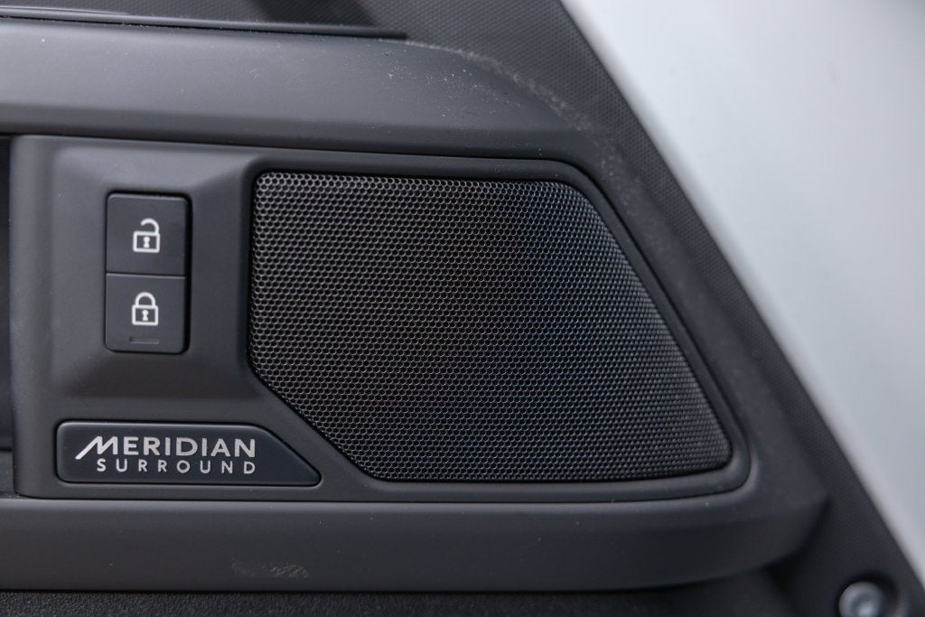 2026 Land Rover Defender 110 X-Dynamic SE