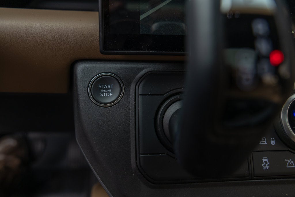 2026 Land Rover Defender 110 X-Dynamic SE