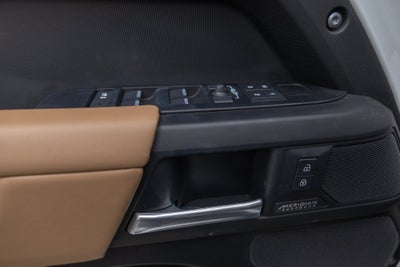 2026 Land Rover Defender 110 X-Dynamic SE