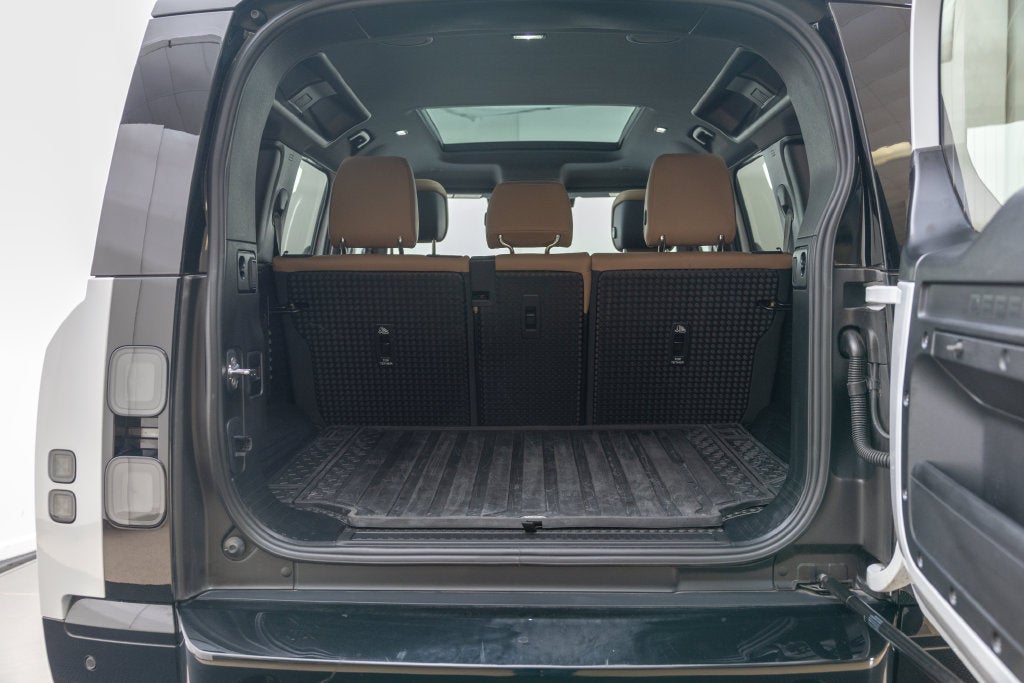 2026 Land Rover Defender 110 X-Dynamic SE