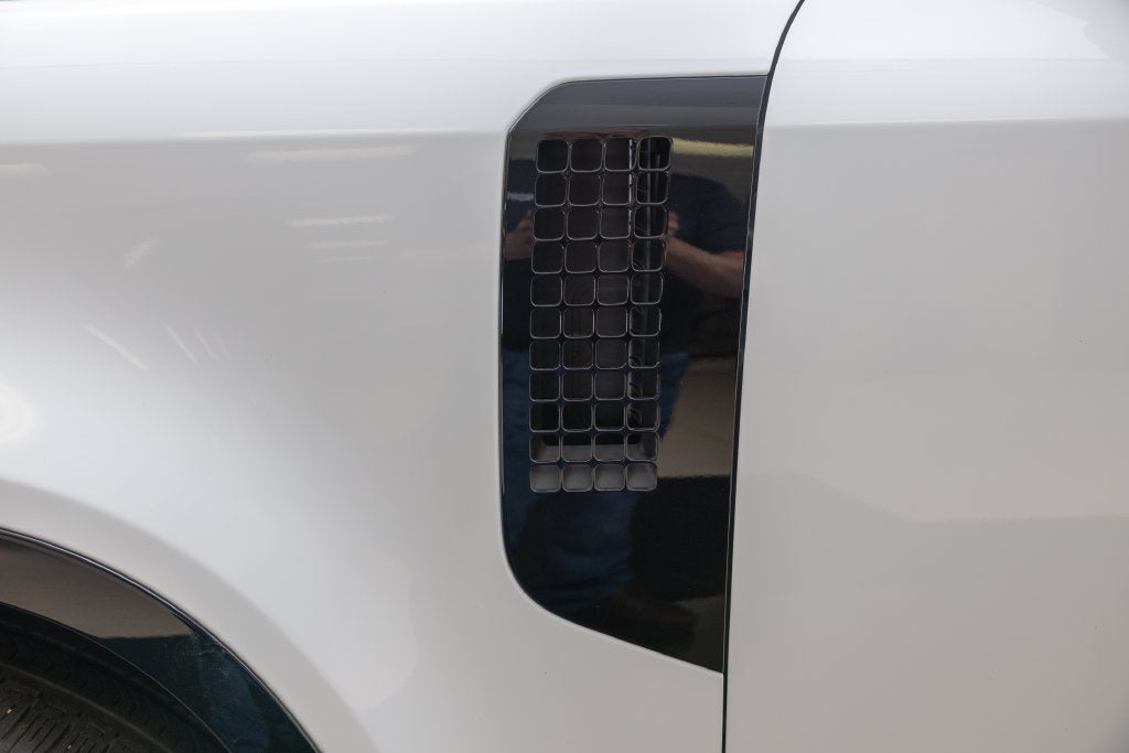 2026 Land Rover Defender 110 X-Dynamic SE