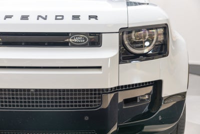 2026 Land Rover Defender 110 X-Dynamic SE
