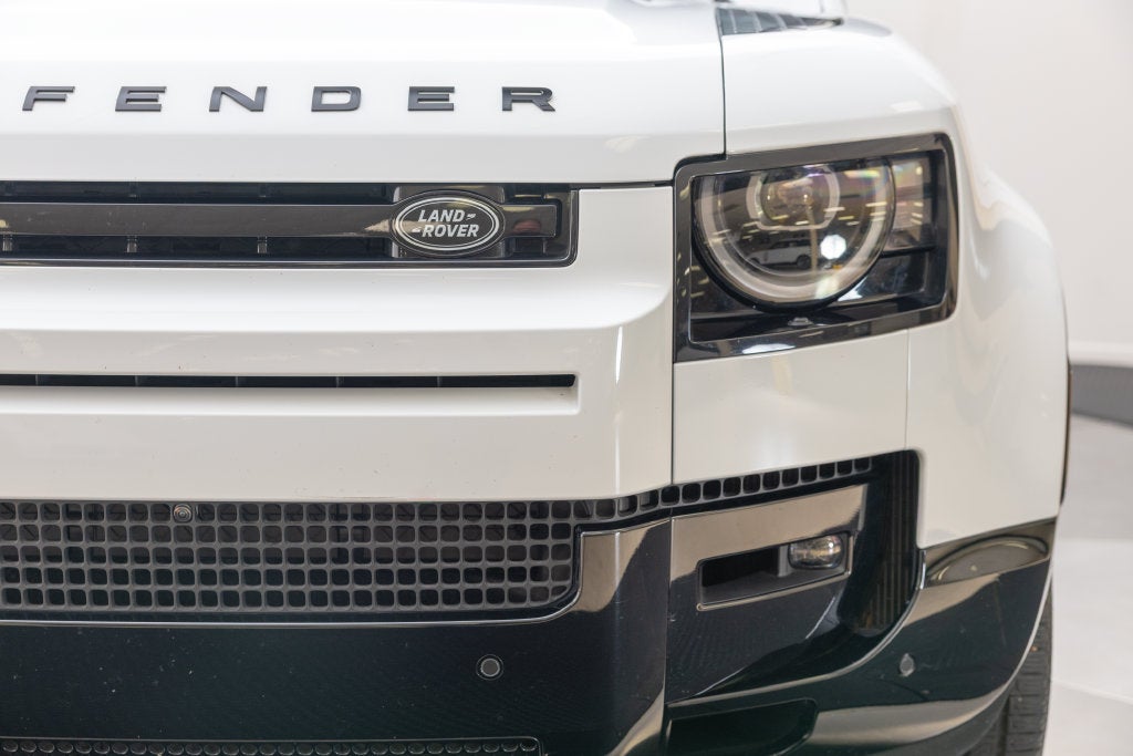 2026 Land Rover Defender 110 X-Dynamic SE