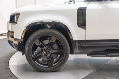 2026 Land Rover Defender 110 X-Dynamic SE