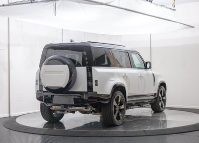 2026 Land Rover Defender 110 X-Dynamic SE