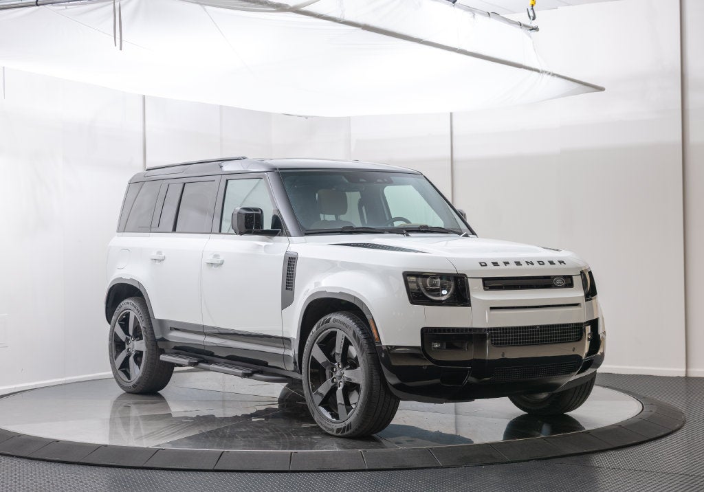 2026 Land Rover Defender 110 X-Dynamic SE