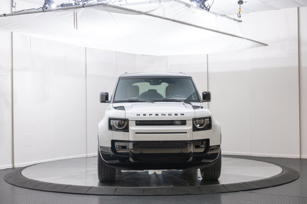 2026 Land Rover Defender 110 X-Dynamic SE