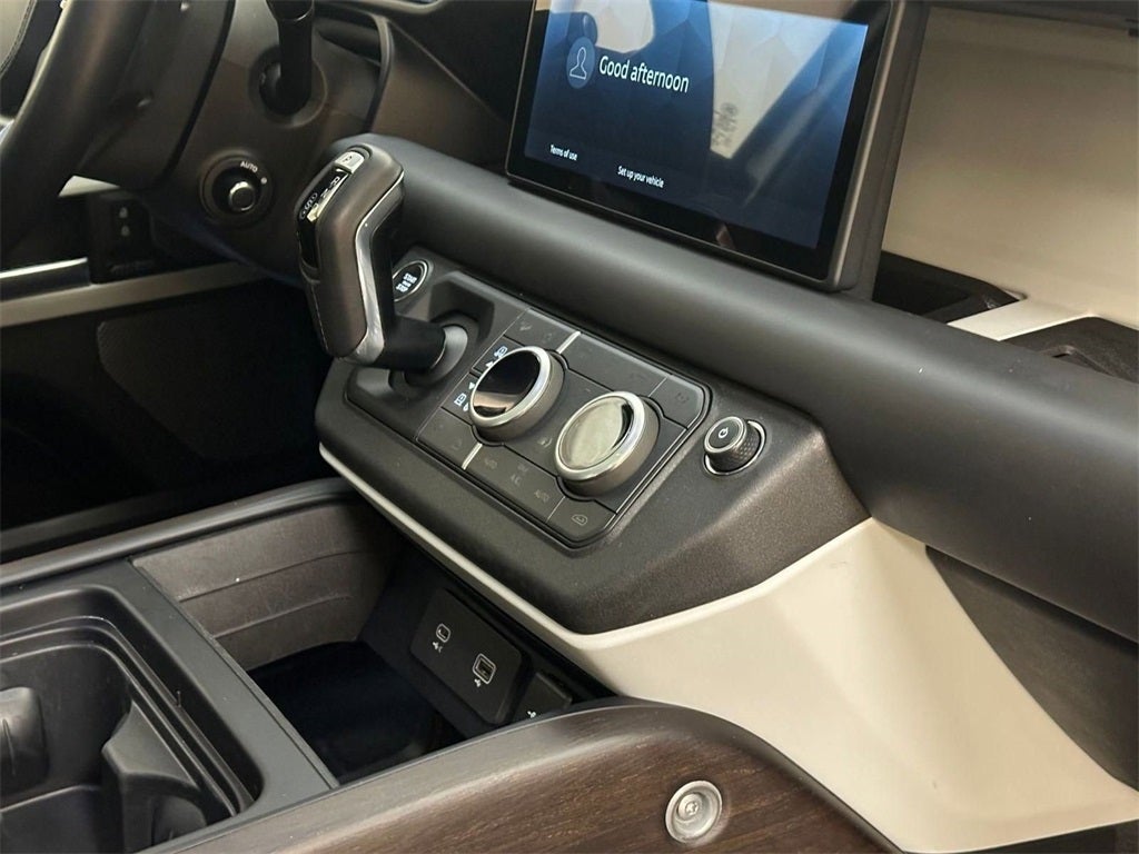 2023 Land Rover Defender 110 X-Dynamic SE
