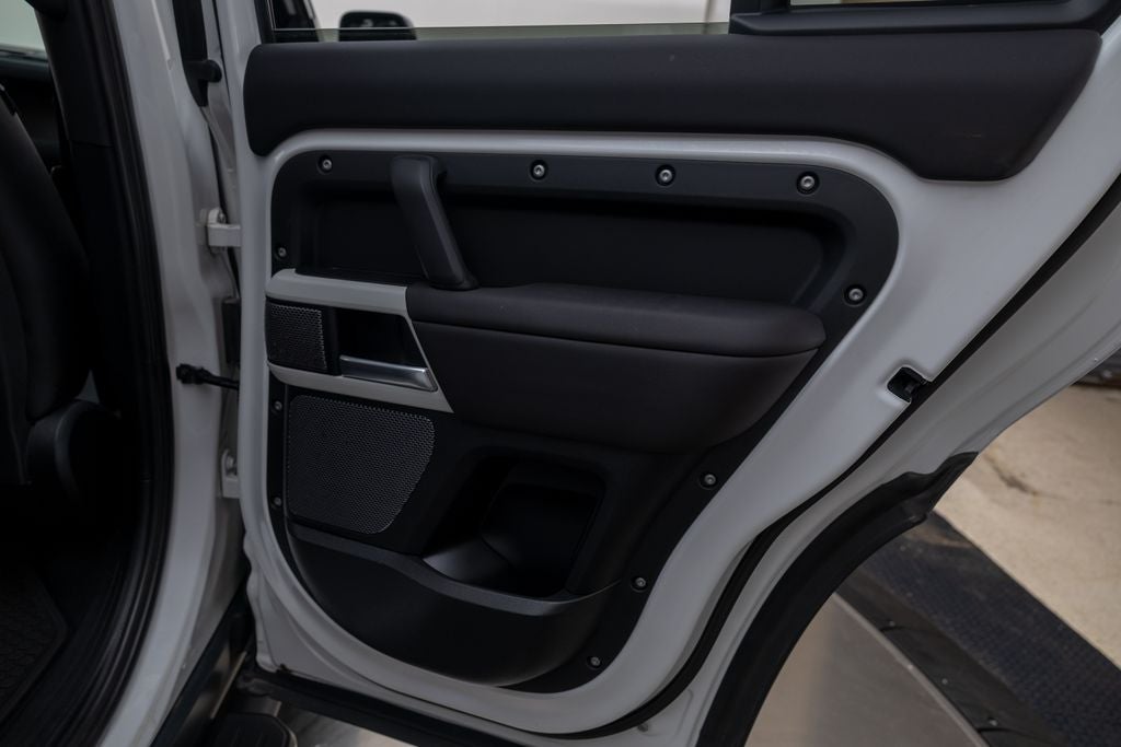 2024 Land Rover Defender 110 S