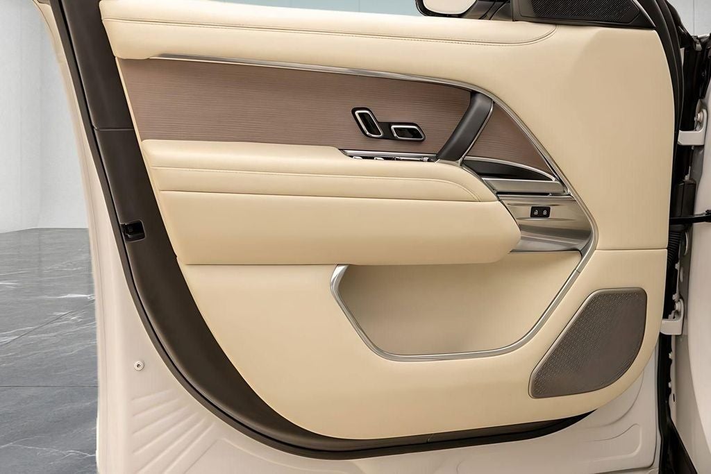 2025 Land Rover Range Rover Autobiography