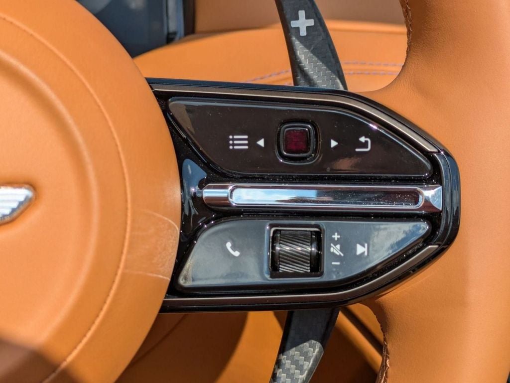 2025 Aston Martin DB12 Volante