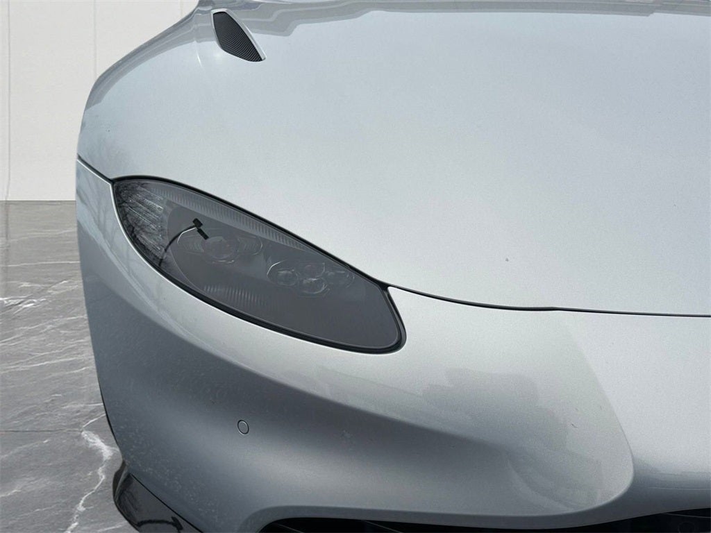2022 Aston Martin Vantage Base