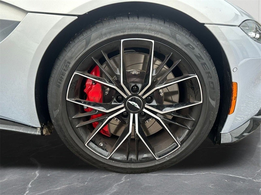 2022 Aston Martin Vantage Base