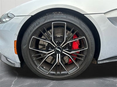 2022 Aston Martin Vantage Base