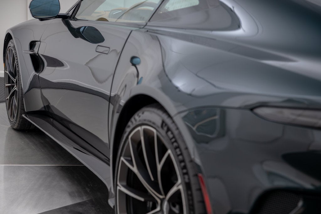 2026 Aston Martin Vantage Base