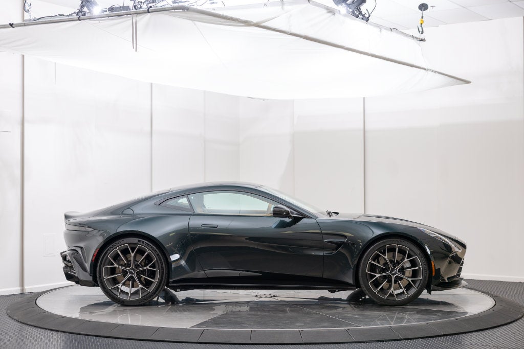 2026 Aston Martin Vantage Base