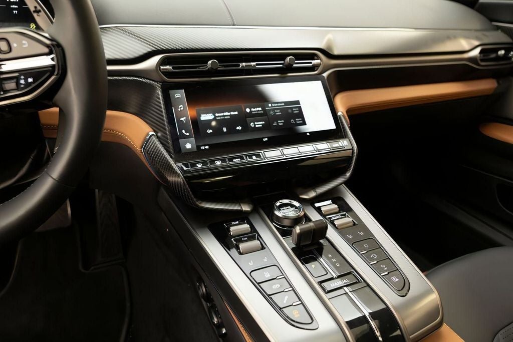 2025 Aston Martin Vanquish V12