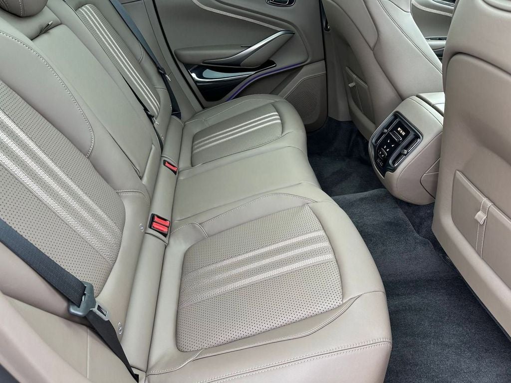 2026 Aston Martin DBX 707