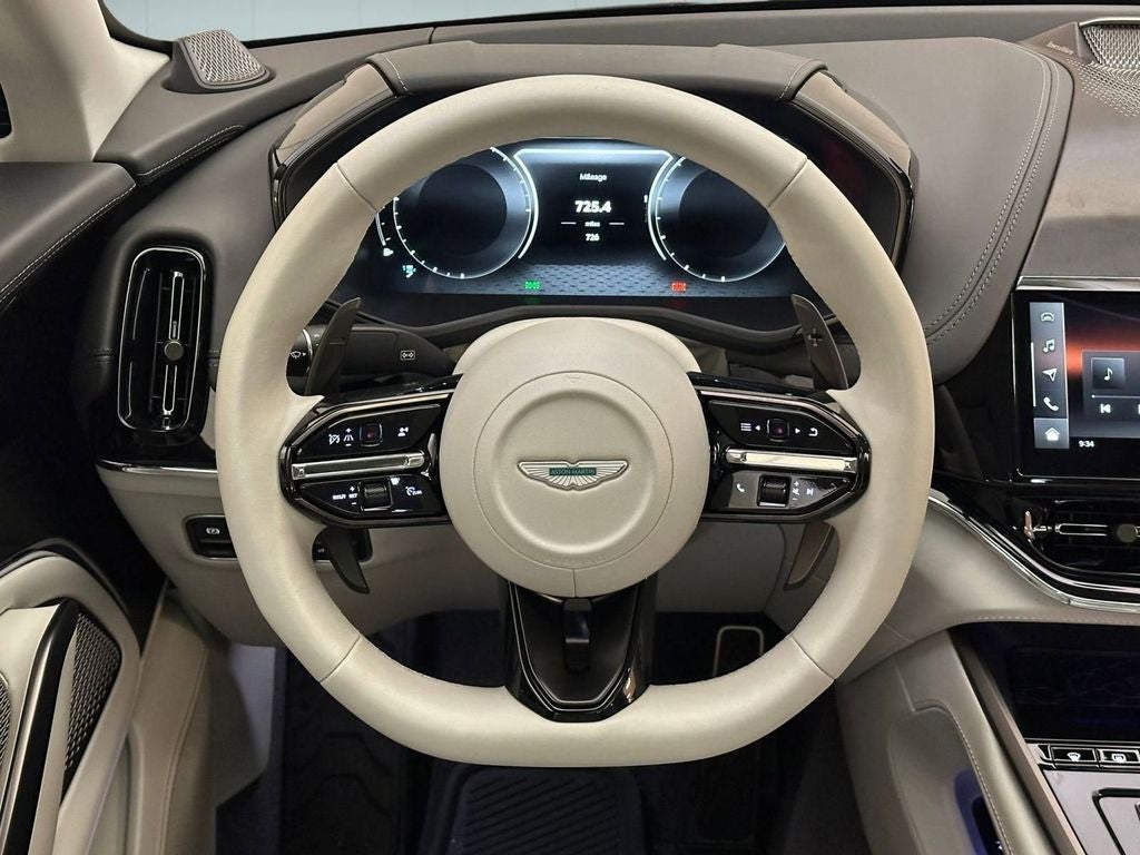 2025 Aston Martin DBX 707