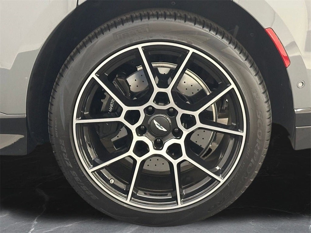 2025 Aston Martin DBX 707