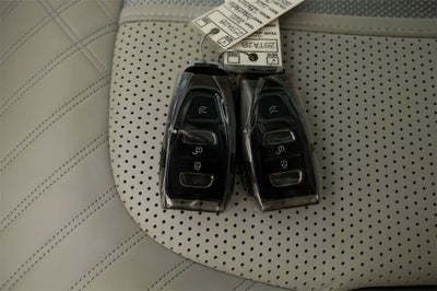 2025 Aston Martin DBX 707