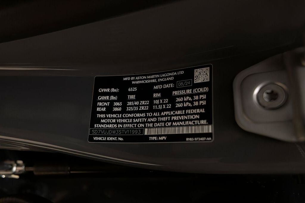 2025 Aston Martin DBX 707