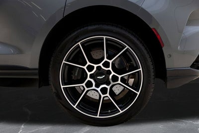 2025 Aston Martin DBX 707