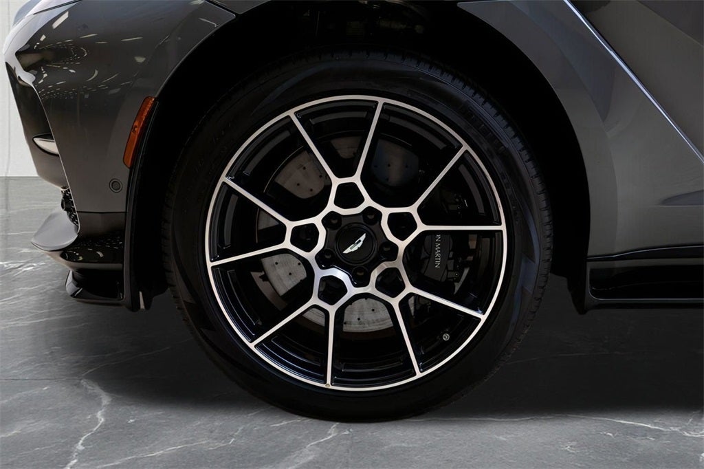 2025 Aston Martin DBX 707