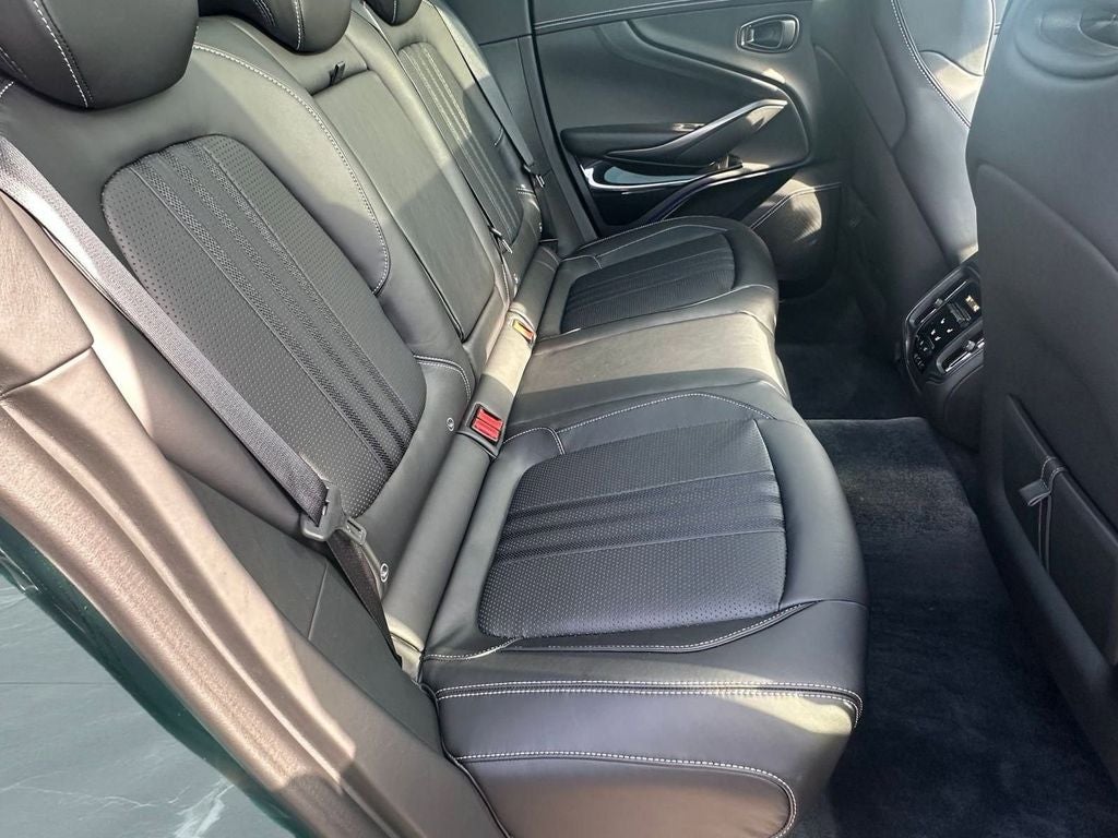 2026 Aston Martin DBX 707