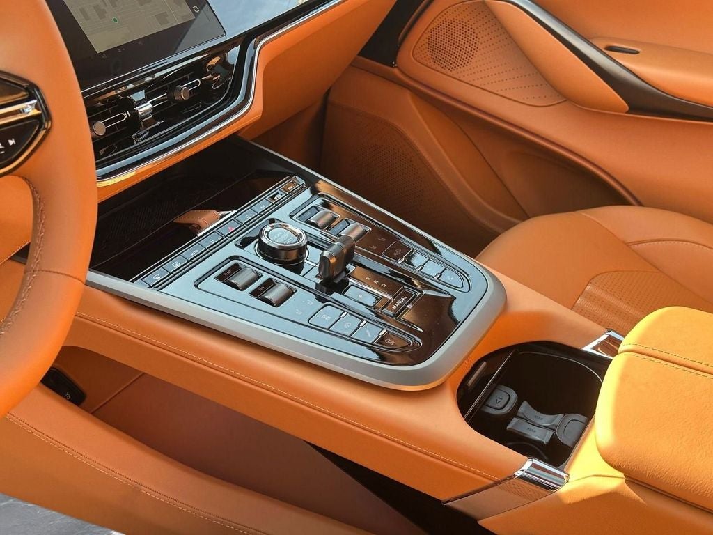 2026 Aston Martin DBX 707