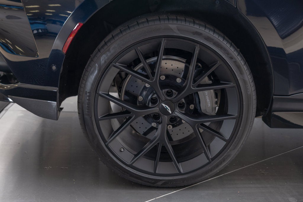 2025 Aston Martin DBX 707
