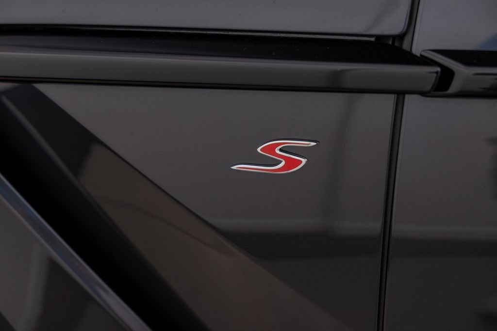 2026 Aston Martin DBX S