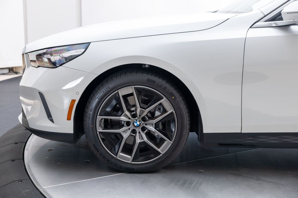 2026 BMW 5 Series 530i xDrive