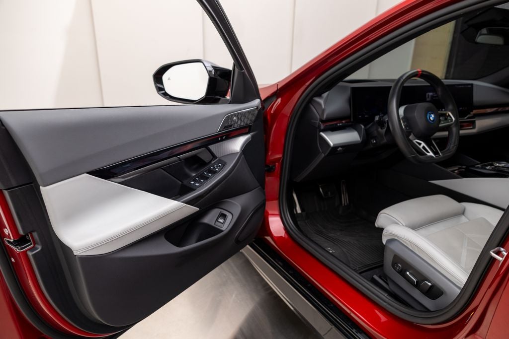 2024 BMW i5 M60