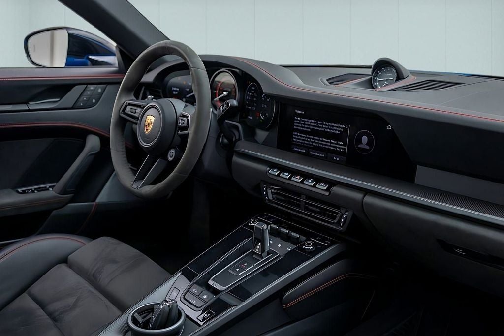 2022 Porsche 911 Carrera 4 GTS