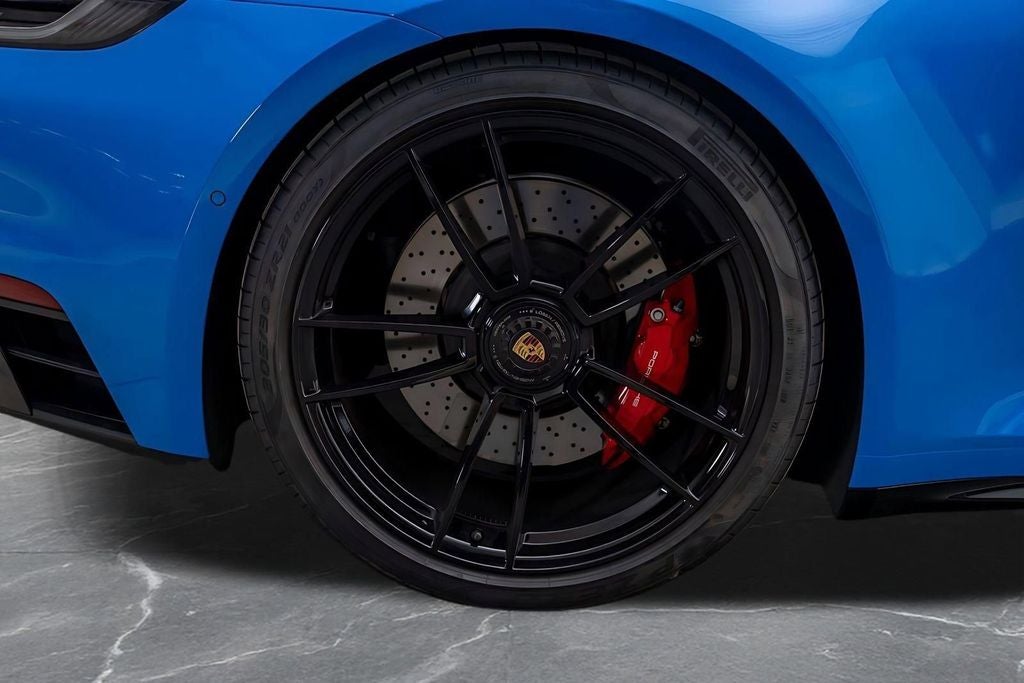 2022 Porsche 911 Carrera 4 GTS