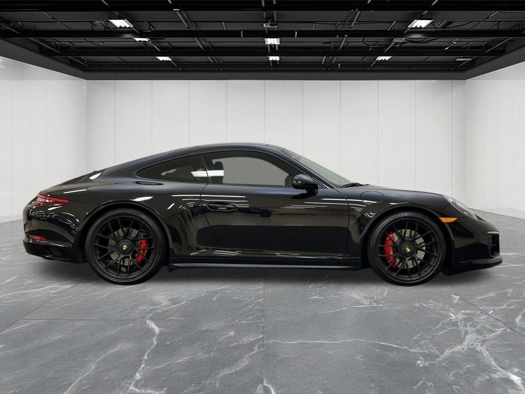 2019 Porsche 911 Carrera GTS