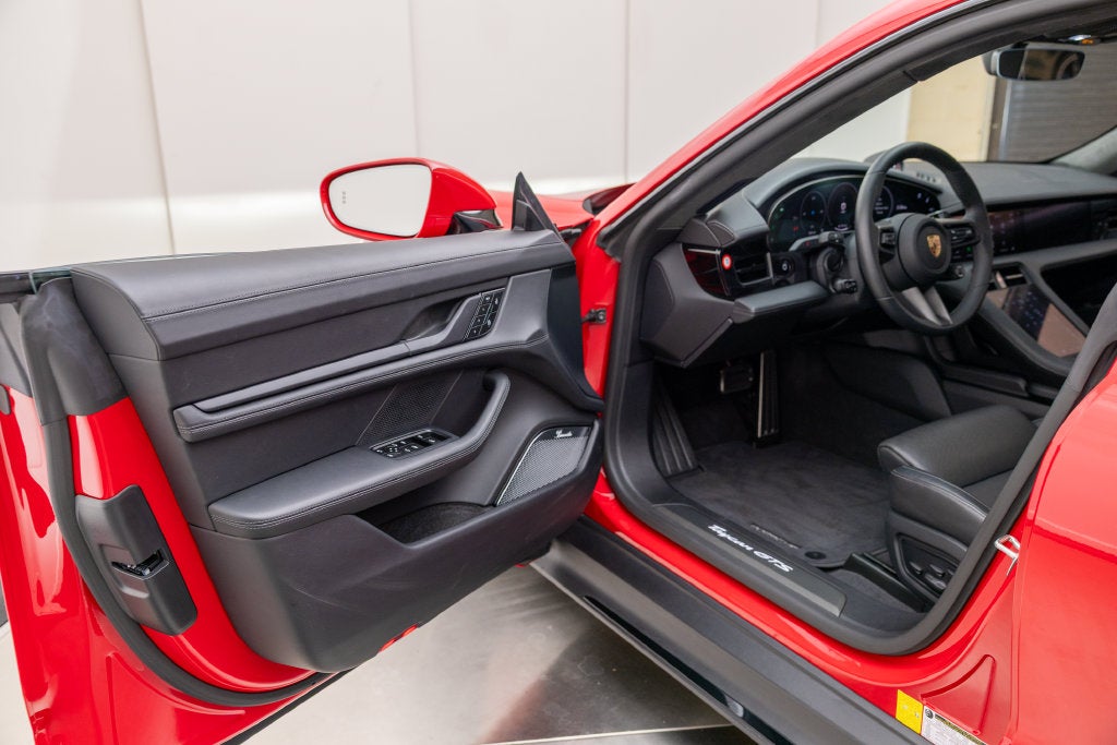 2025 Porsche Taycan GTS