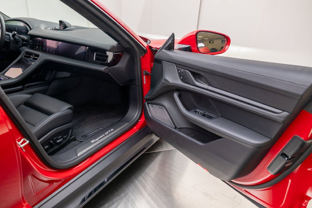 2025 Porsche Taycan GTS