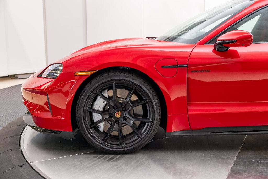 2025 Porsche Taycan GTS
