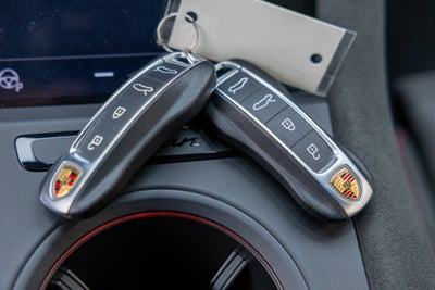 2025 Porsche Taycan GTS