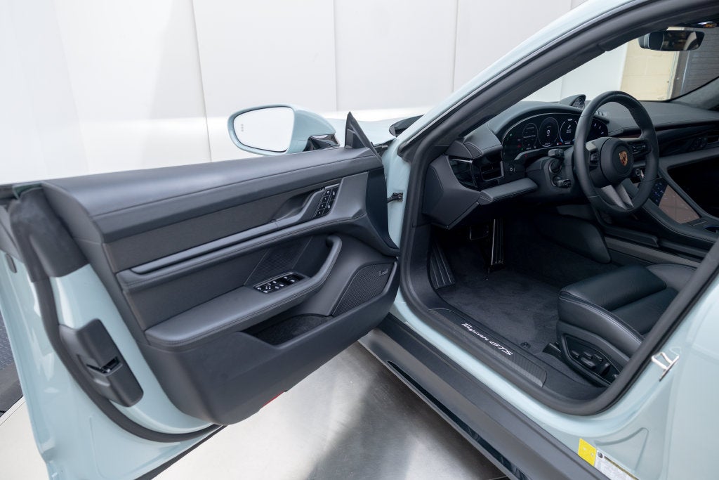 2025 Porsche Taycan GTS