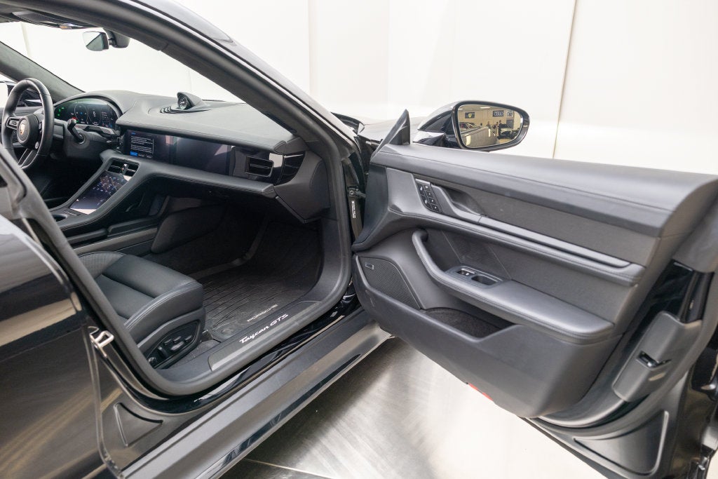 2025 Porsche Taycan GTS