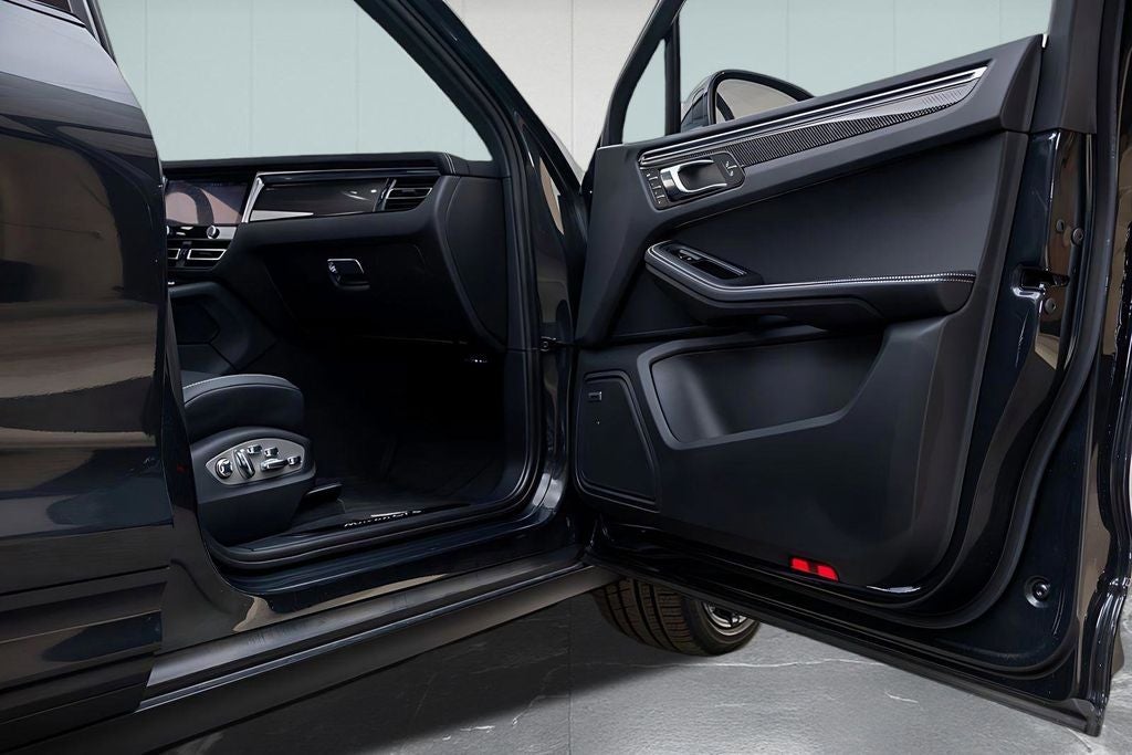 2025 Porsche Macan GTS