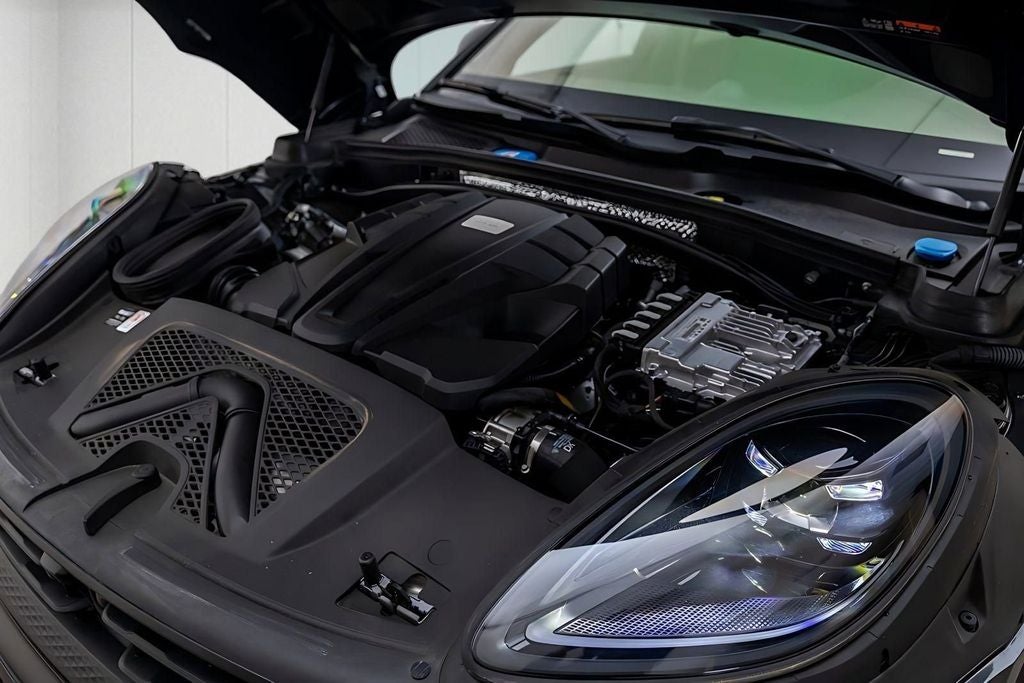 2025 Porsche Macan GTS