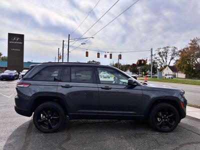 2022 Jeep Grand Cherokee Altitude
