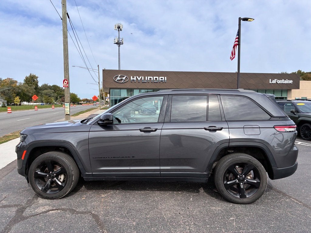 2022 Jeep Grand Cherokee Altitude