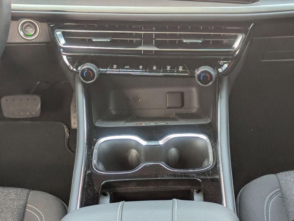 2024 Chevrolet Traverse FWD LT